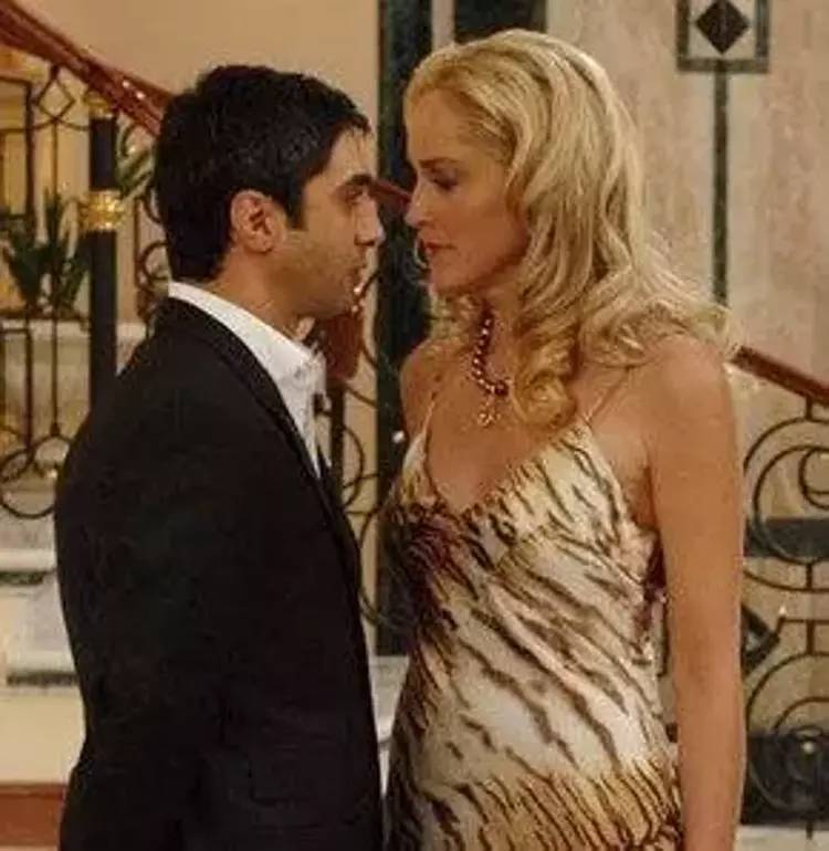 Sharon Stone'den yıllar sonra bomba itiraf. Kurtlar Vadisi’nde Necati Şaşmaz’la sahnesi olay olmuştu. Sette gördükleri şoke etti - Resim: 11